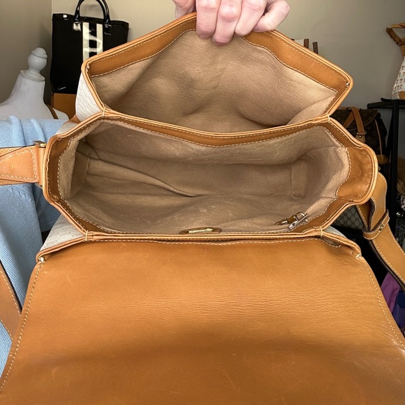 Vintage Gucci Micro GG Canvas Flap Shoulder Messenger Bag Tan Leather w/ COA - Picture 8 of 11